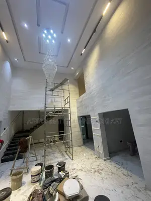 Decorative Glassy Stucco Application for Interior Walls