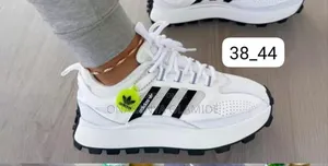 Adidas Sneakers