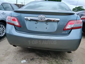 Toyota Camry XLE V6 4dr Sedan (3.5L 6cyl 6A) 2011 Green