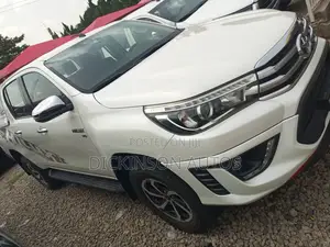 Toyota Hilux 2020 White