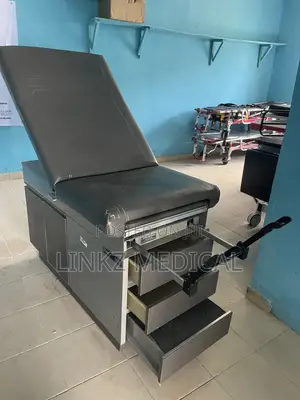 Gynecological Examination Couch