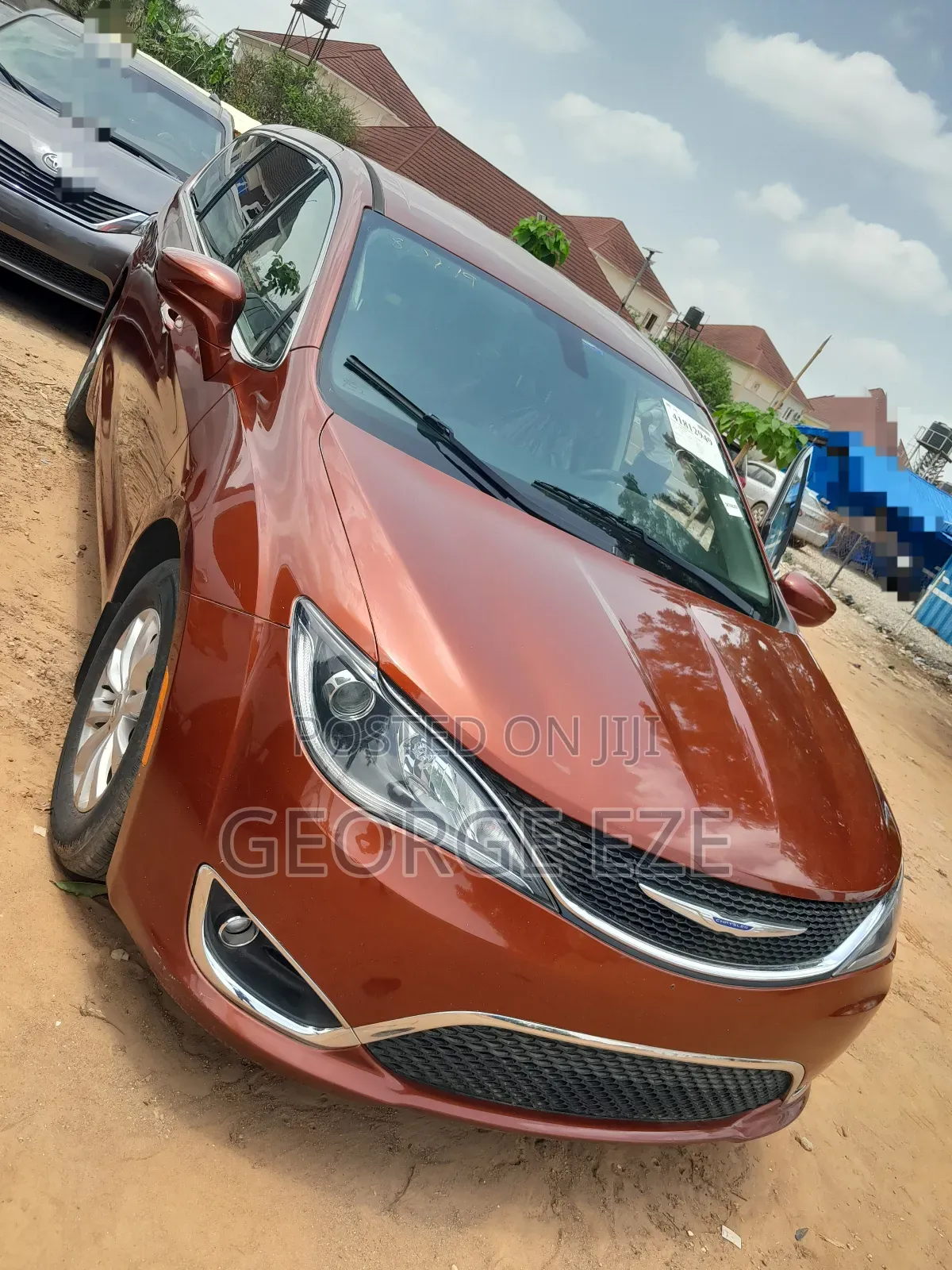 Chrysler Pacifica 2018 Orange