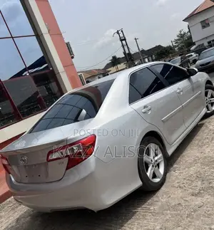 Toyota Camry SE 4dr Sedan (2.5L 4cyl 6A) 2013 Silver