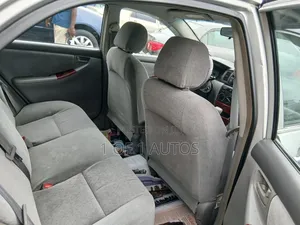 Toyota Corolla LE 2004 Silver