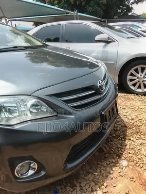Toyota Corolla LE 4dr Sedan (1.8L 4cyl 4A) 2013 Gray