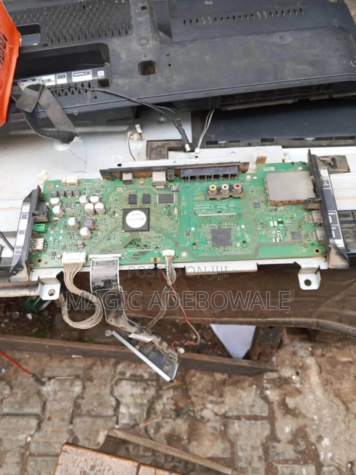 Electronics Repairer Technician