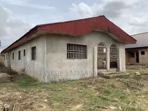 2bdrm Block of Flats in Ikpoba-Okha for sale