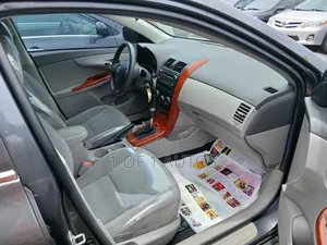 Toyota Corolla LE 4dr Sedan (1.8L 4cyl 4A) 2010 Gray