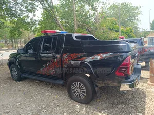 Nissan Frontier 2015 Black