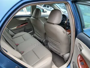 Toyota Corolla LE 4dr Sedan (1.8L 4cyl 4A) 2013 Blue