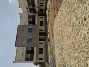 3bdrm Apartment in Kaura for sale