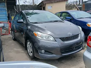 Toyota Matrix S Hatchback FWD (2.4L 4cyl 5A) 2009 Gray