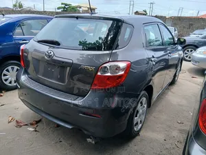 Toyota Matrix S Hatchback FWD (2.4L 4cyl 5A) 2009 Gray