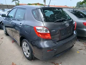 Toyota Matrix S Hatchback FWD (2.4L 4cyl 5A) 2009 Gray