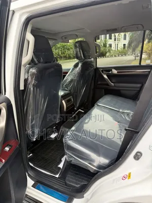 Lexus GX 460 Base 2018 White