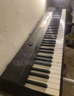 Casio CDP P220r - Semi Weighted Keys