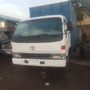 Toyota Dyna 400 Cover Body Six Tyres 3rz Injector Engine Petrol