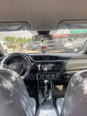 Toyota Corolla 2019 White