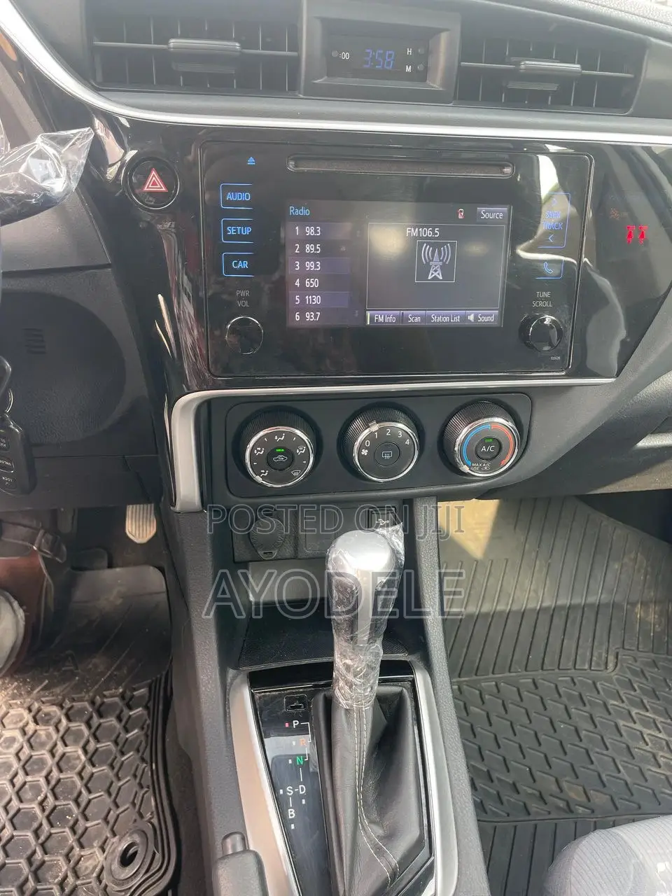 Toyota Corolla 2019 White