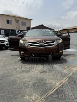 Toyota Venza XLE 2014 Brown