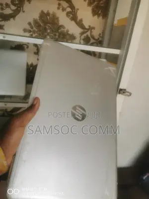 Laptop HP Pavilion 15-cs3063cl 8GB Intel Core i5 HDD+SSD 500GB