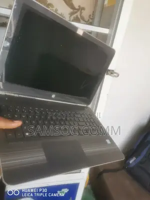Laptop HP Pavilion 15-cs3063cl 8GB Intel Core i5 HDD+SSD 500GB