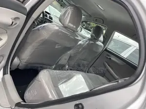 Toyota Corolla LE 4dr Sedan (1.8L 4cyl 4A) 2013 Silver