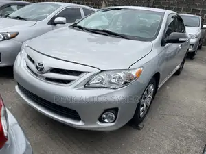 Toyota Corolla LE 4dr Sedan (1.8L 4cyl 4A) 2010 Silver