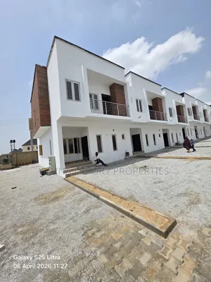 3bdrm Townhouse/Terrace in Esther Court, Lugbe District for Sale