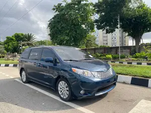 Toyota Sienna Limited 7 Passenger 2011 Blue