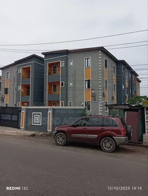 3bdrm Block of Flats in Estaport Avenue, Soluyi for sale