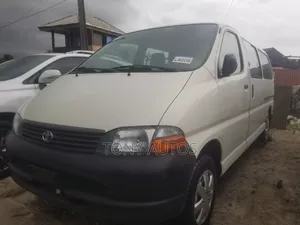 Toyota HiAce 2002 White