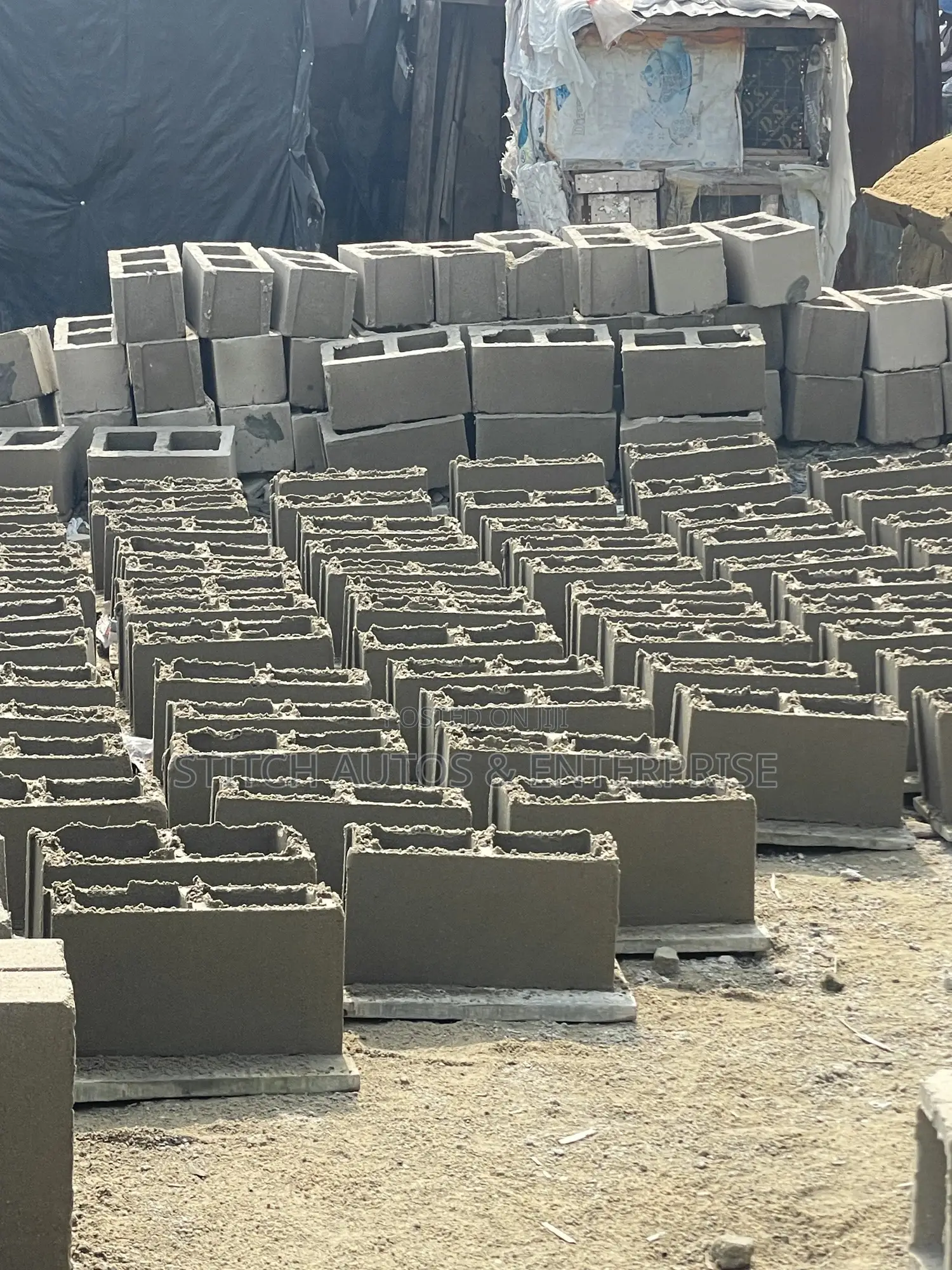 Pure Vibrated Blocks