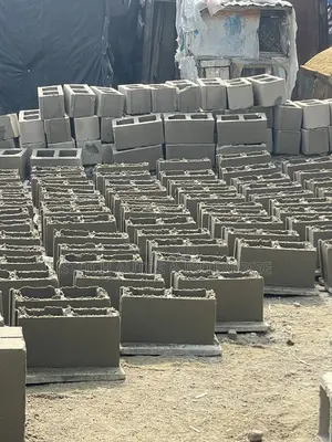 Pure Vibrated Blocks
