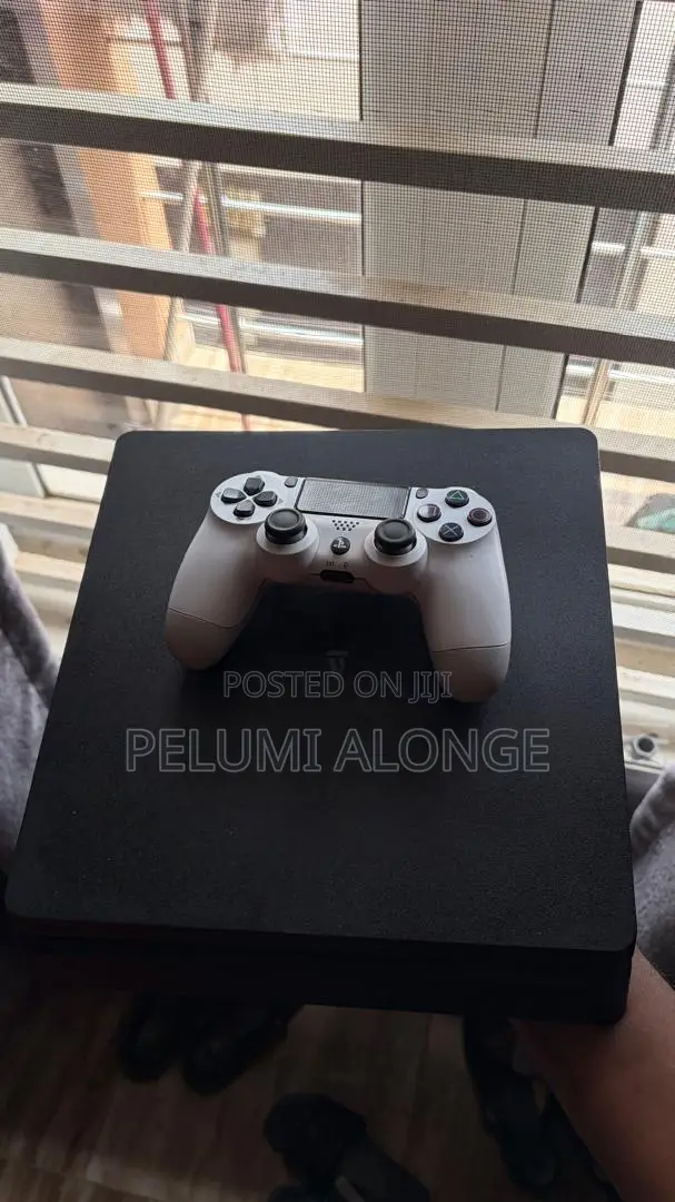 Playstation 4 Slim