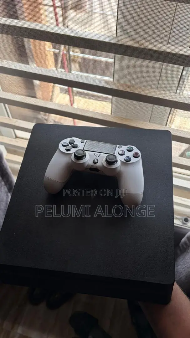 Playstation 4 Slim