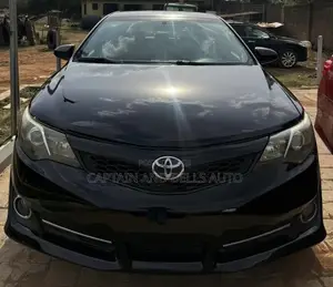 Toyota Camry SE 4dr Sedan (2.5L 4cyl 6A) 2013 Black