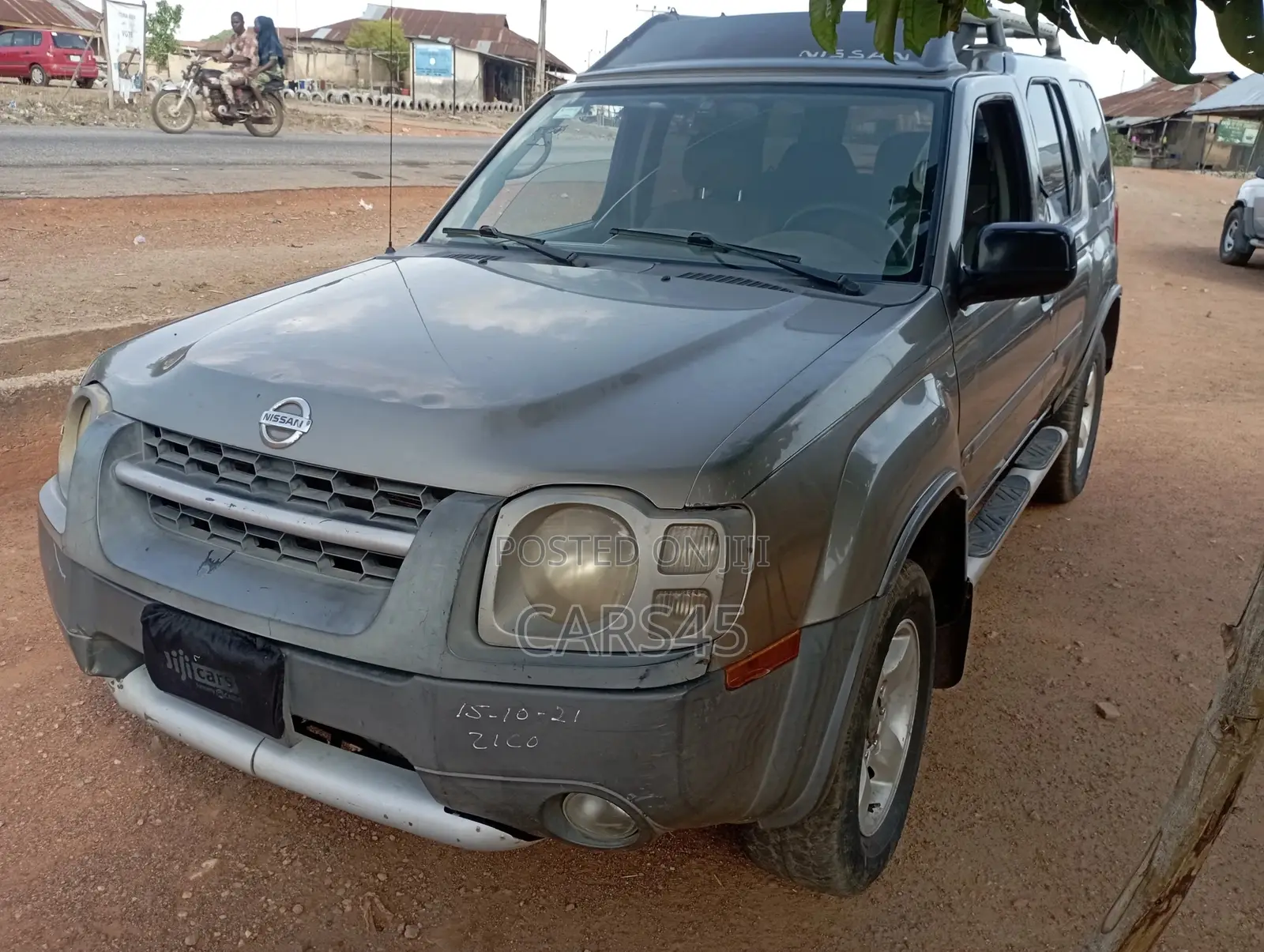 Nissan Xterra 2004 Gray