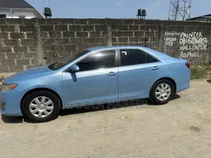 Toyota Camry LE 4dr Sedan (2.5L 4cyl 6A) 2013 Blue