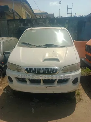 Hyundai H1 2002 White
