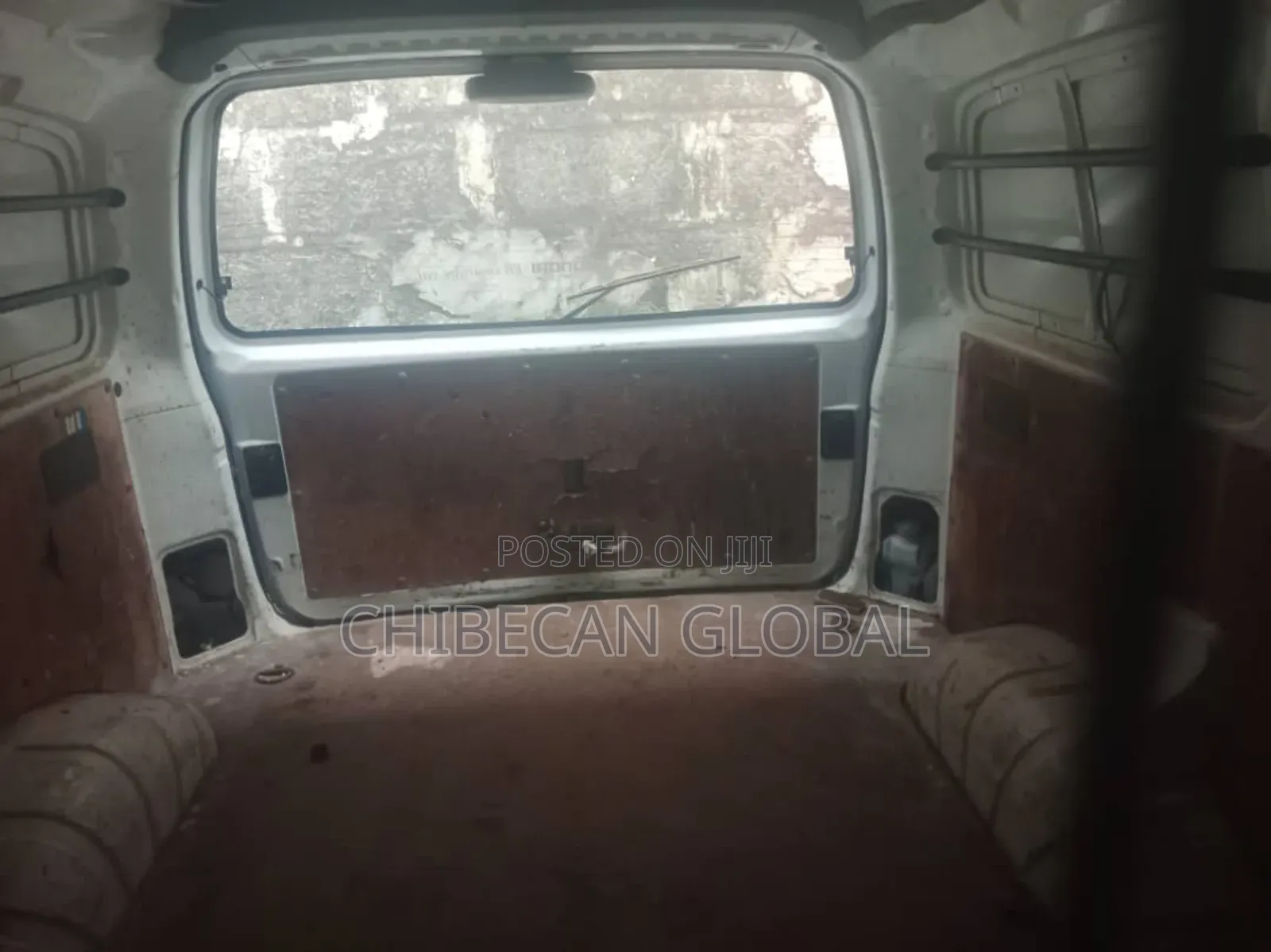 Hyundai H1 2002 White