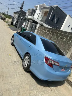 Toyota Camry LE 4dr Sedan (2.5L 4cyl 6A) 2013 Blue