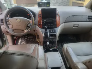 Toyota Sienna XLE 2008