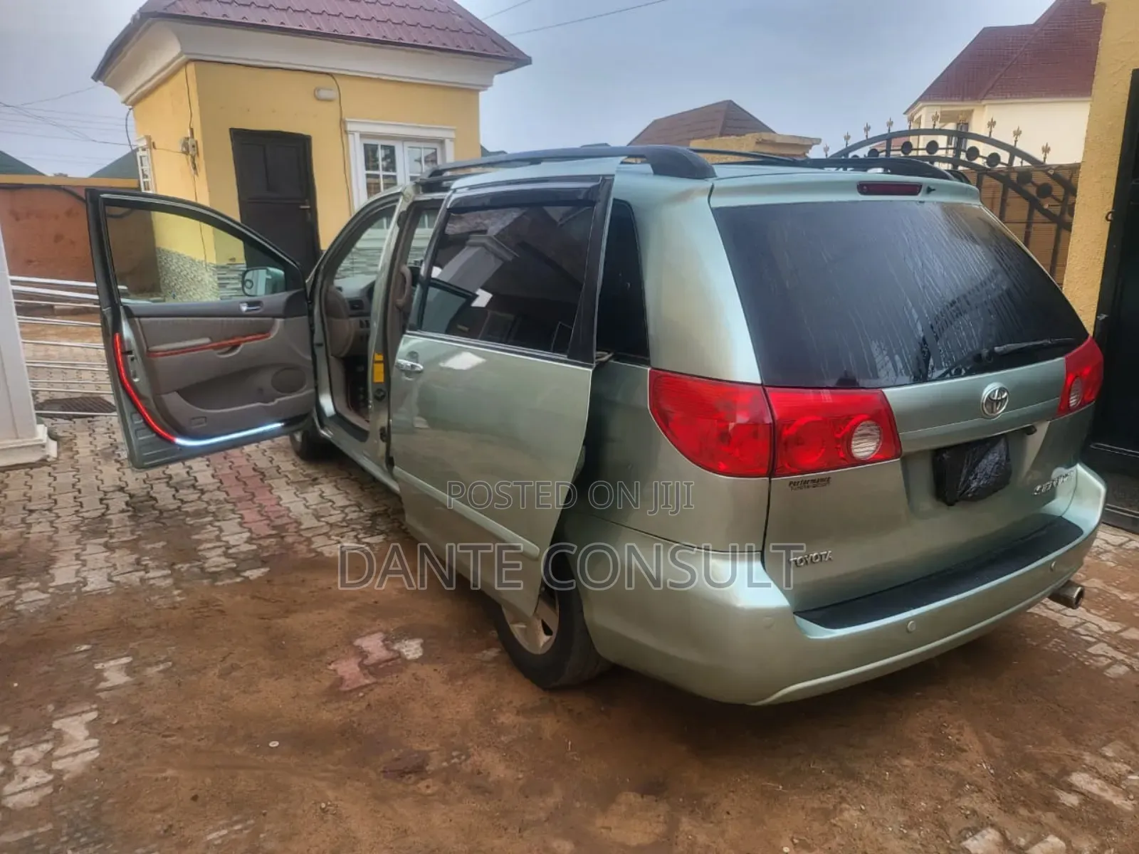 Toyota Sienna XLE 2008
