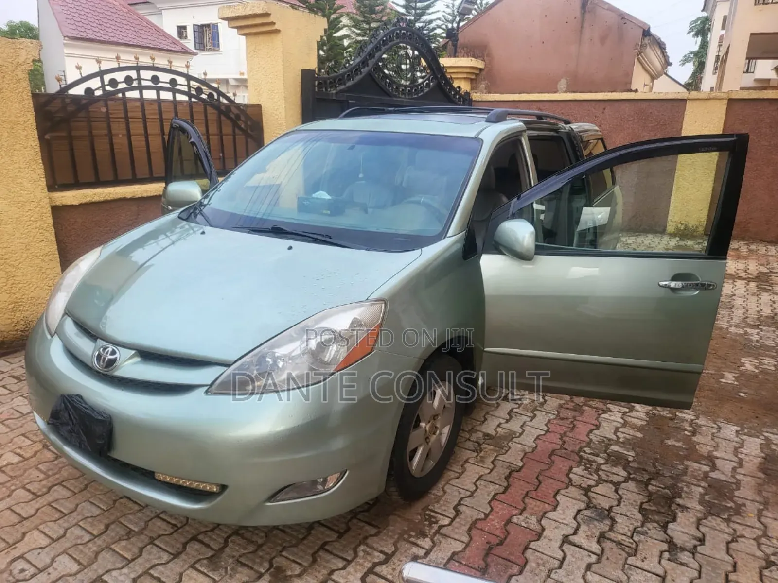 Toyota Sienna XLE 2008