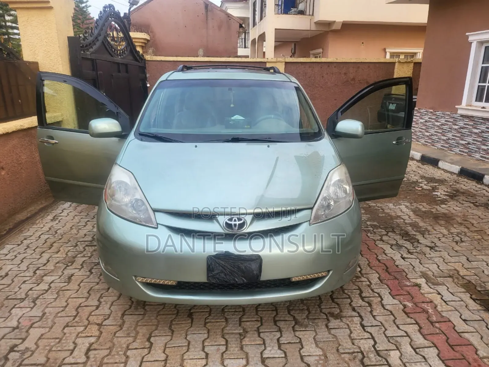 Toyota Sienna XLE 2008