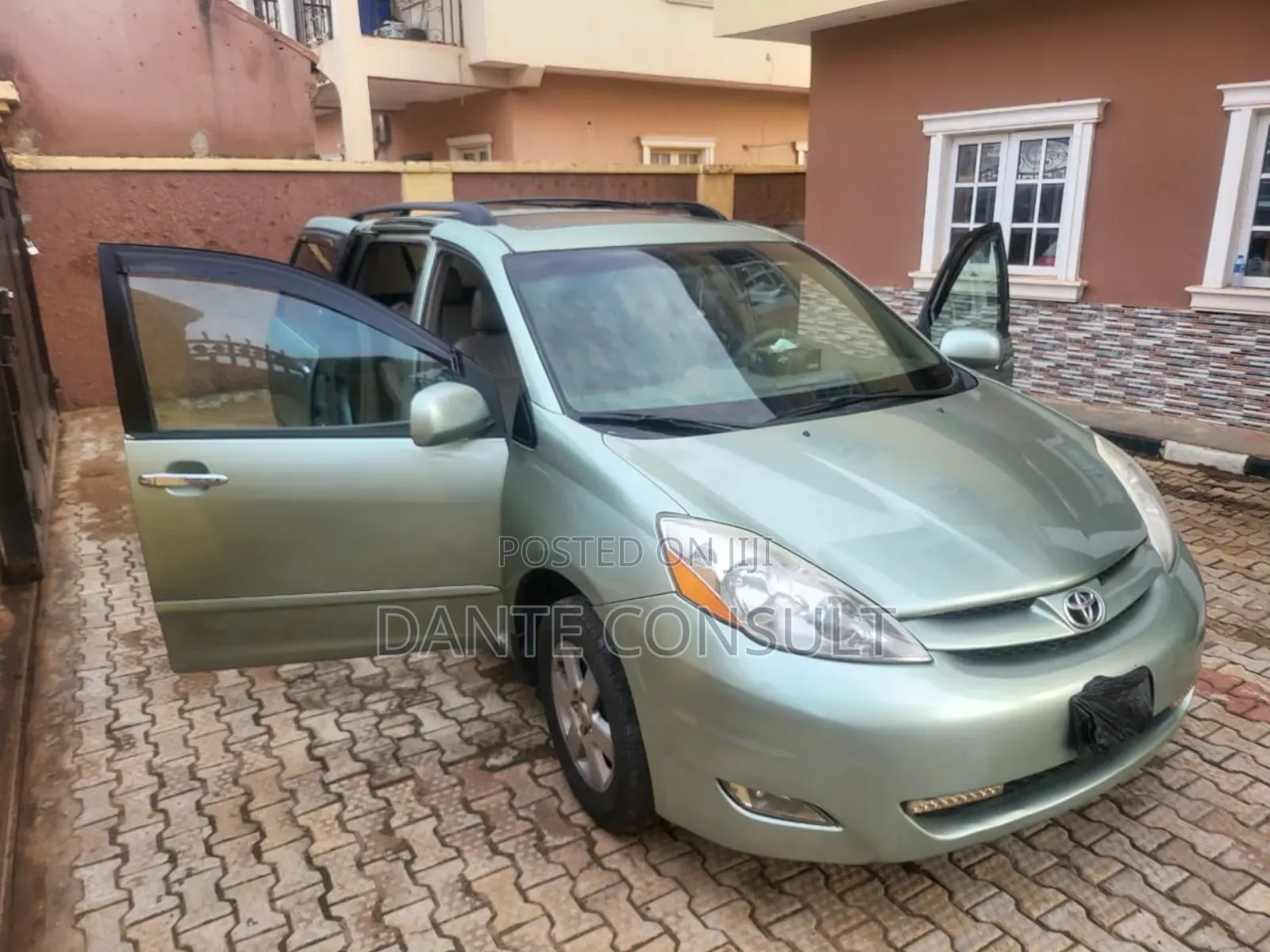 Toyota Sienna XLE 2008