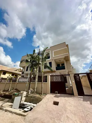 5bdrm Duplex in Omole Estate 1, for sale