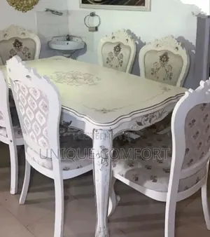 Very Clean 6 Seaters Royal Dinning Set