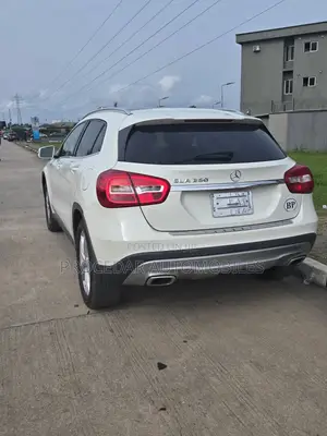 Mercedes-Benz GLA 250 2016 White
